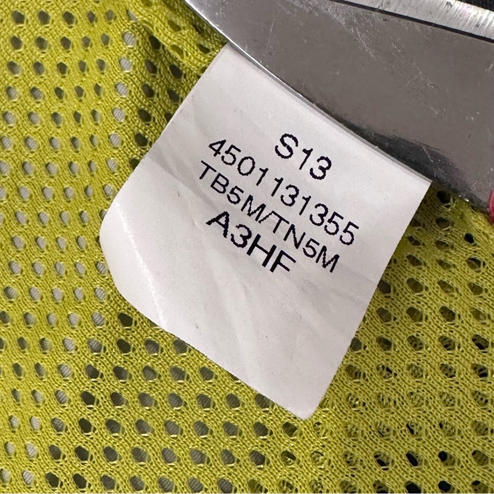 The North Face Men’s Large Hooded Insulated Jacket, Blue Gray Yellow Colorblock - Picture 10 of 12